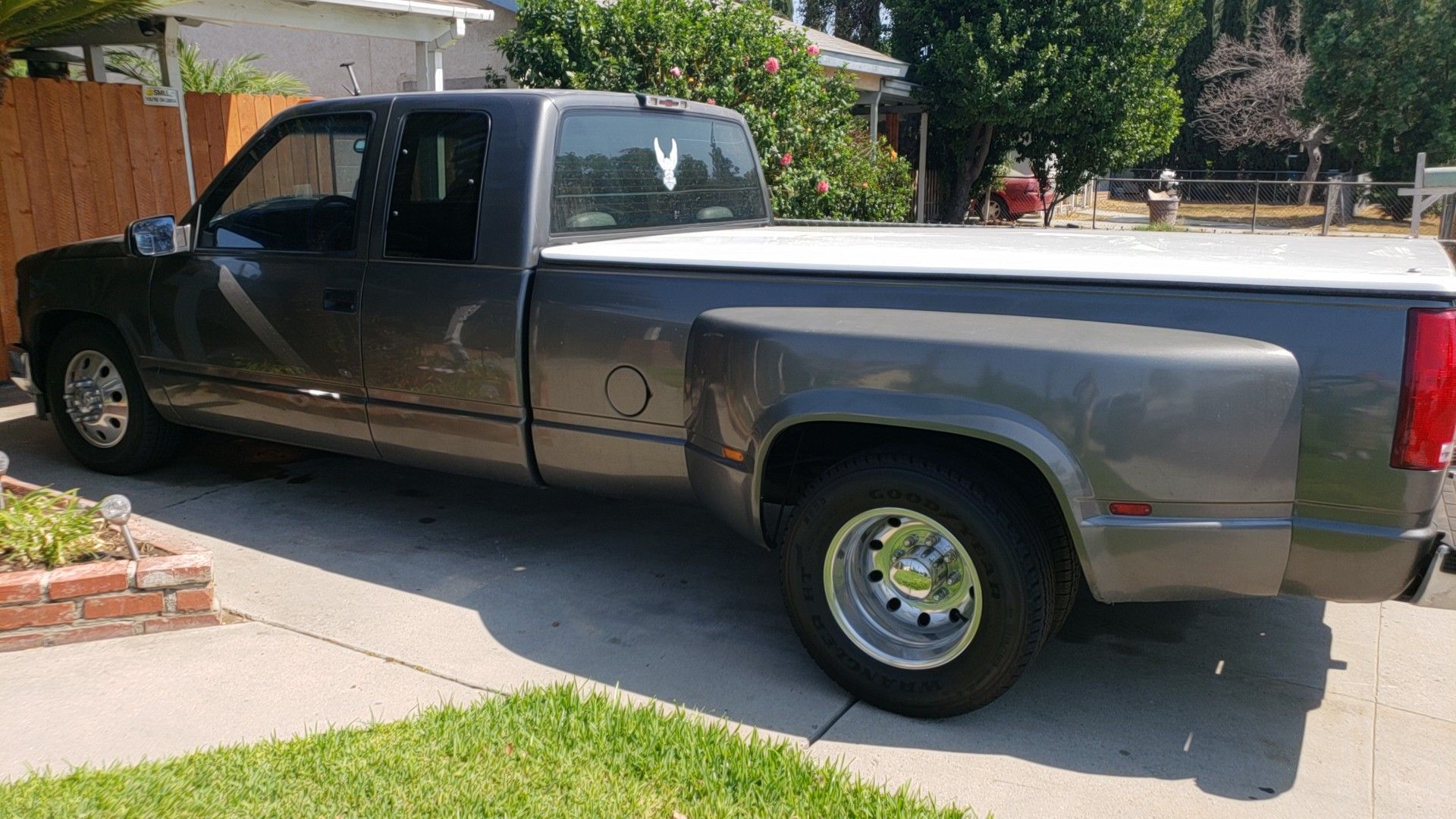 97 CHEVY DUALLY EXTRA CAB for Sale in Downey, CA - OfferUp