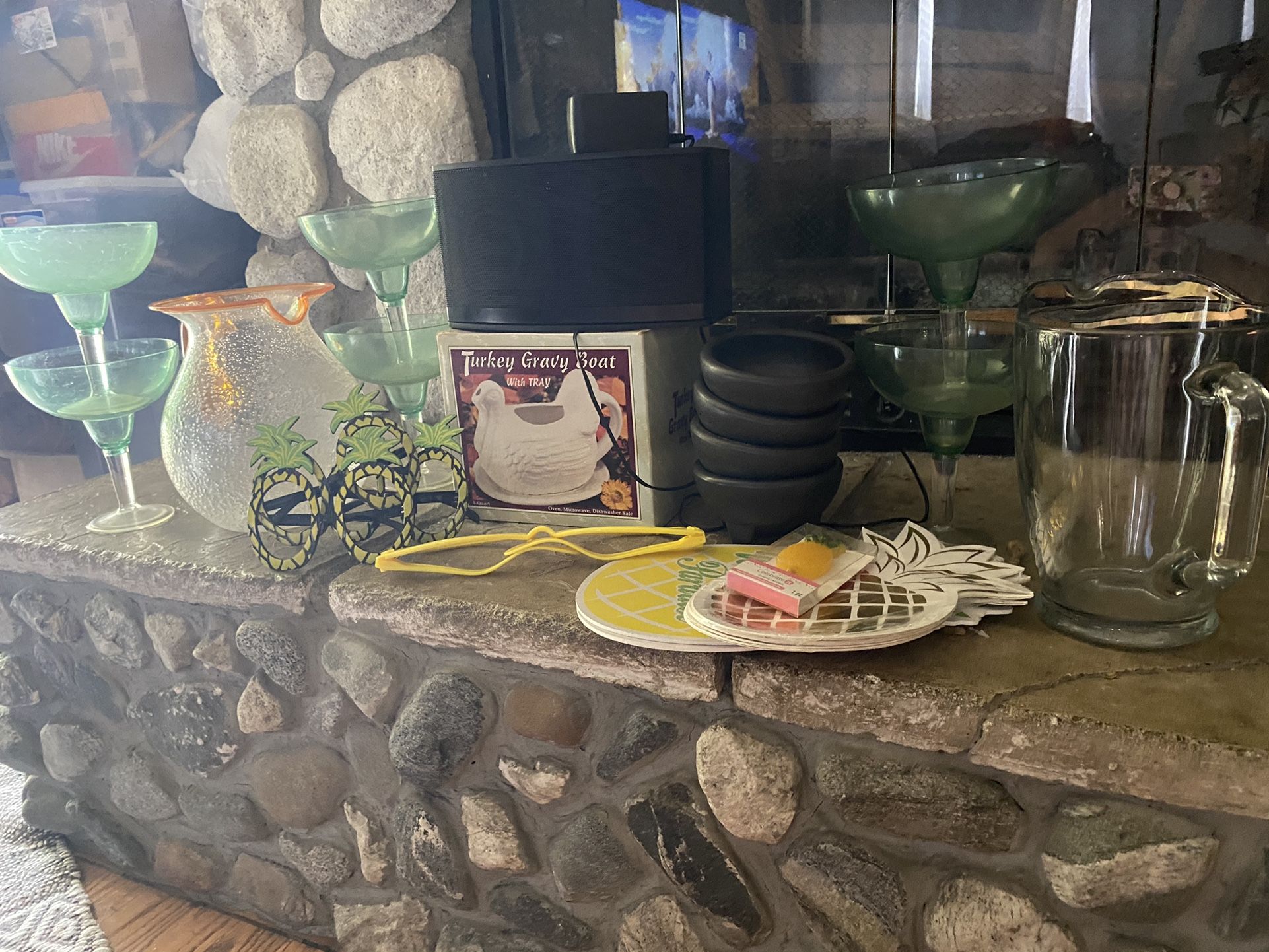 Bluetooth Speaker ‘ 6 Margaritas Cup ‘2 Jars’ 4 Molcajete Bowls