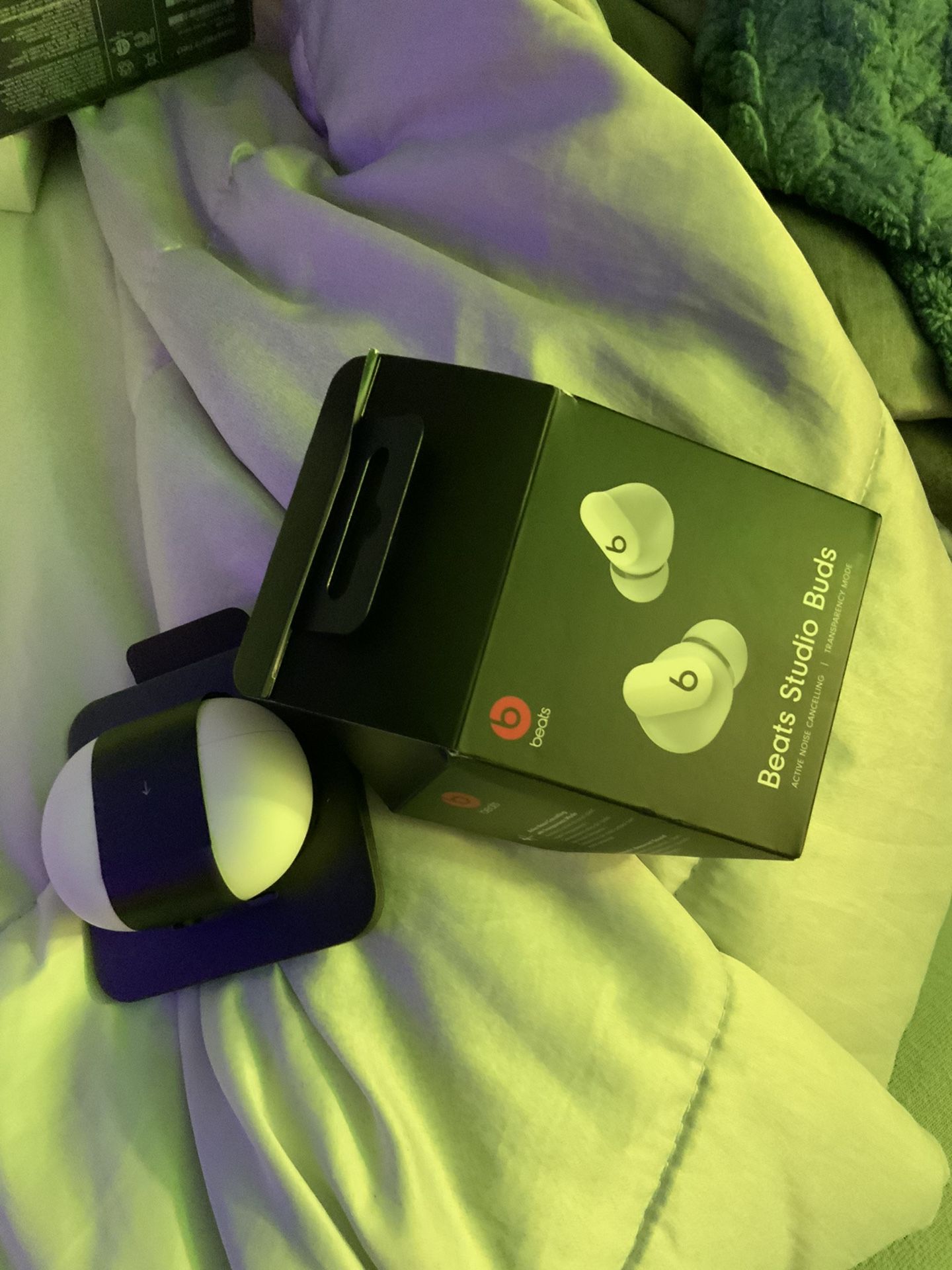 Beats Studio Buds White