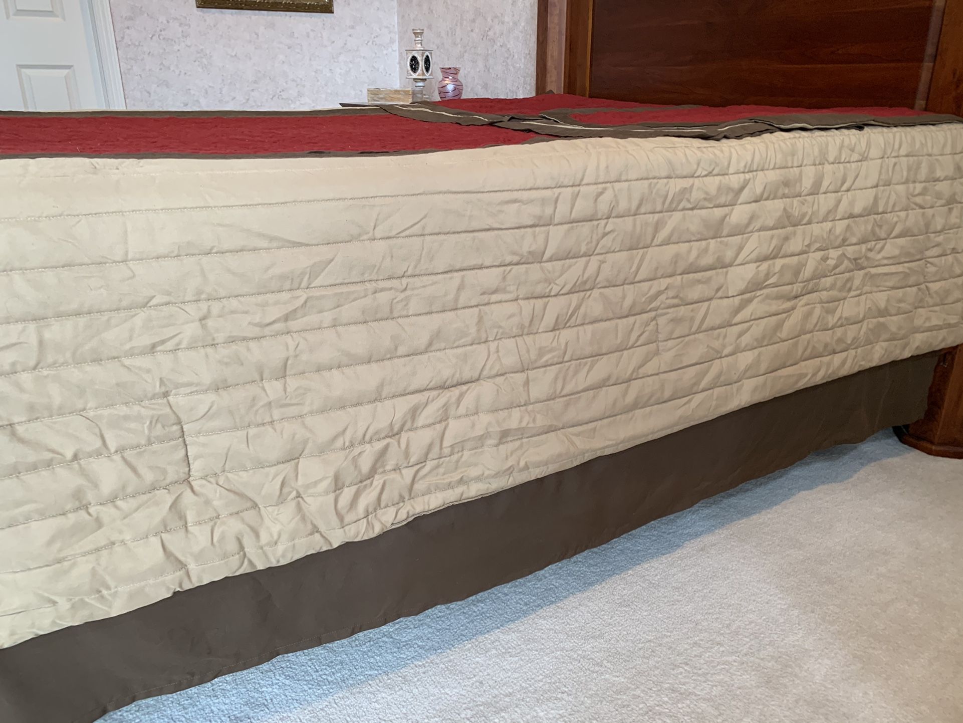 8 Piece Comforter Set/Queen Size
