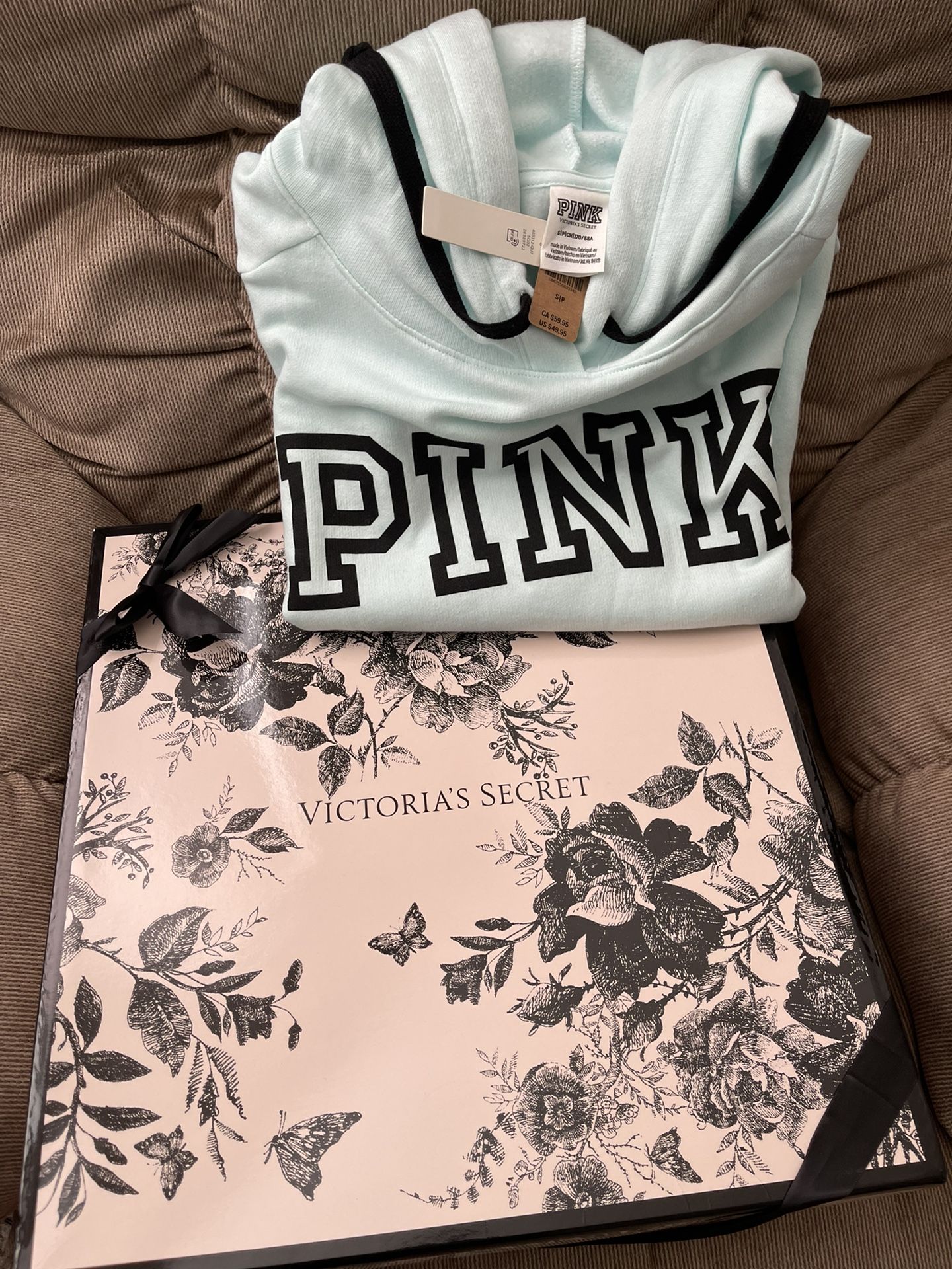 New With Tag And VS Box PINK Pullover Hoodie