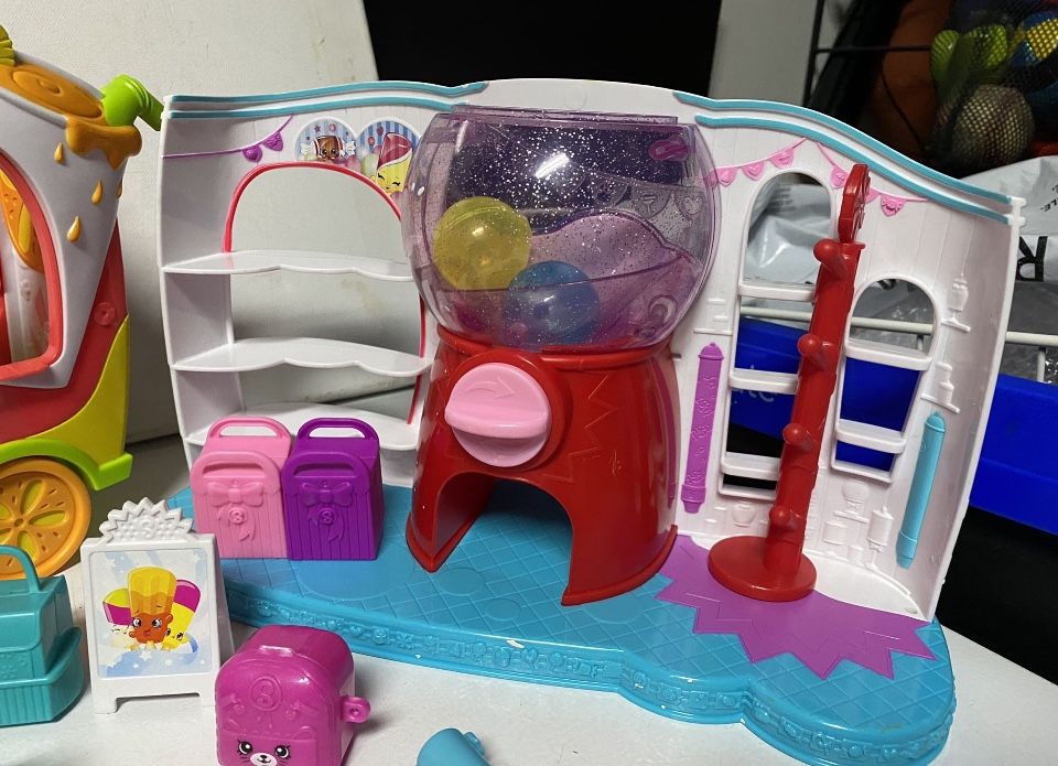 Shopkins Big Lot Of Candy Store Bakery Car Toys