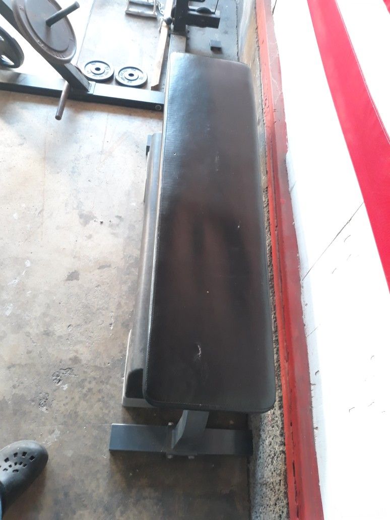 Flat Weight Bench