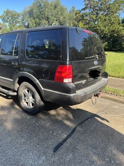 2004 Ford Expedition Thumbnail
