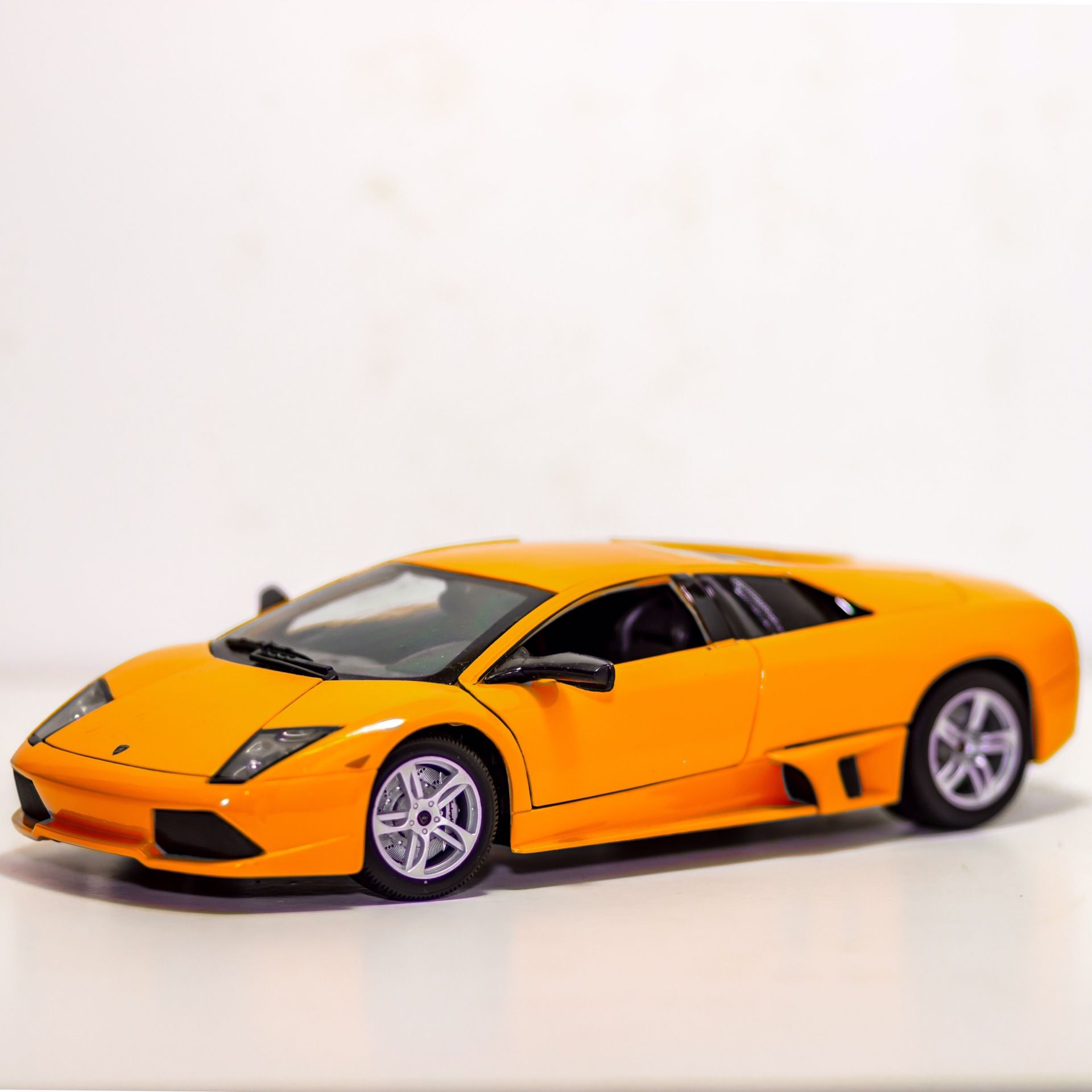 2007 Arancio Atlas Lamborghini Murcielago LP640 Maisto Diecast Vehicle 1:18 Scale