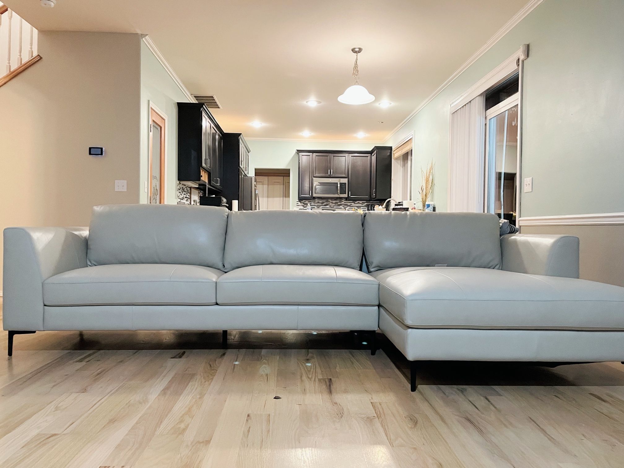 New Thomasville 100 Leather Odette 2piece Sectional Couch Sofa