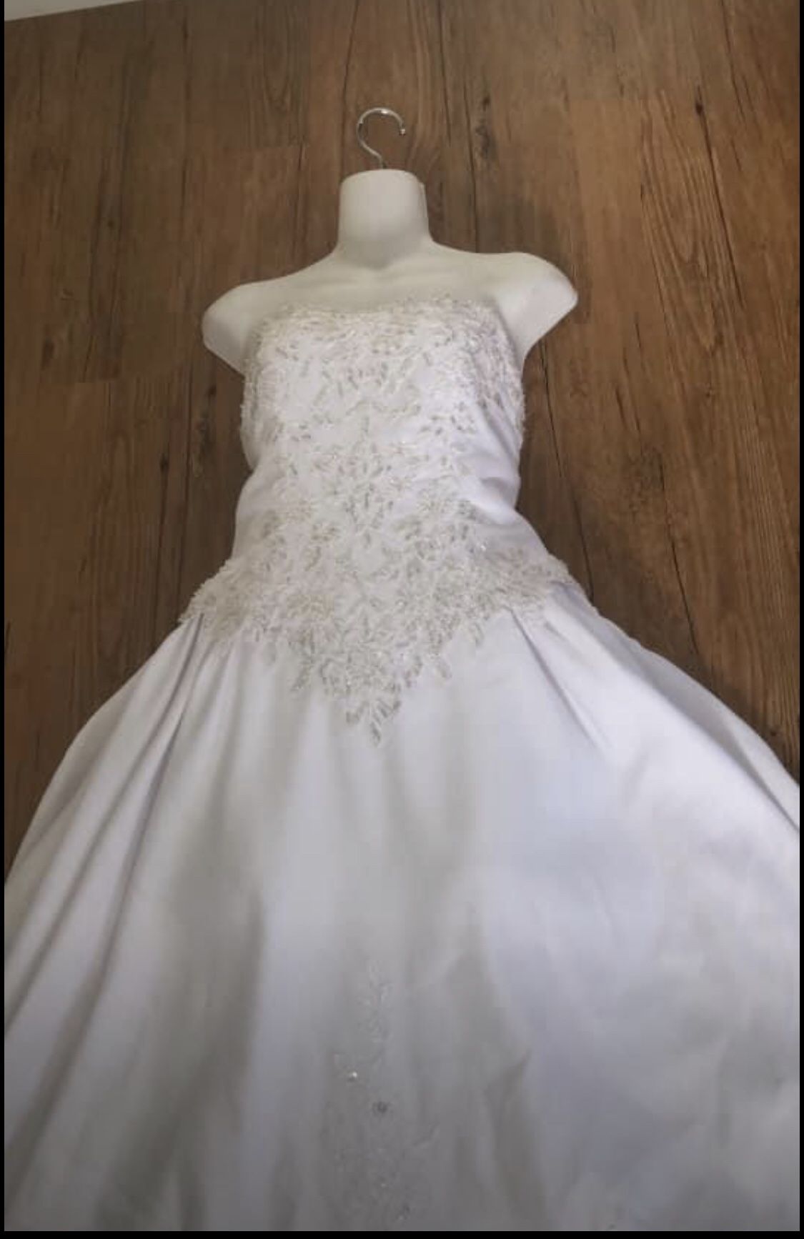Free bride Robe If Bought Full Price . This Have The Train Im Including Wedding Gown Size 10 Similar To This Photo Same Brand