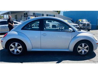 2006 Volkswagen New Beetle Coupe Thumbnail