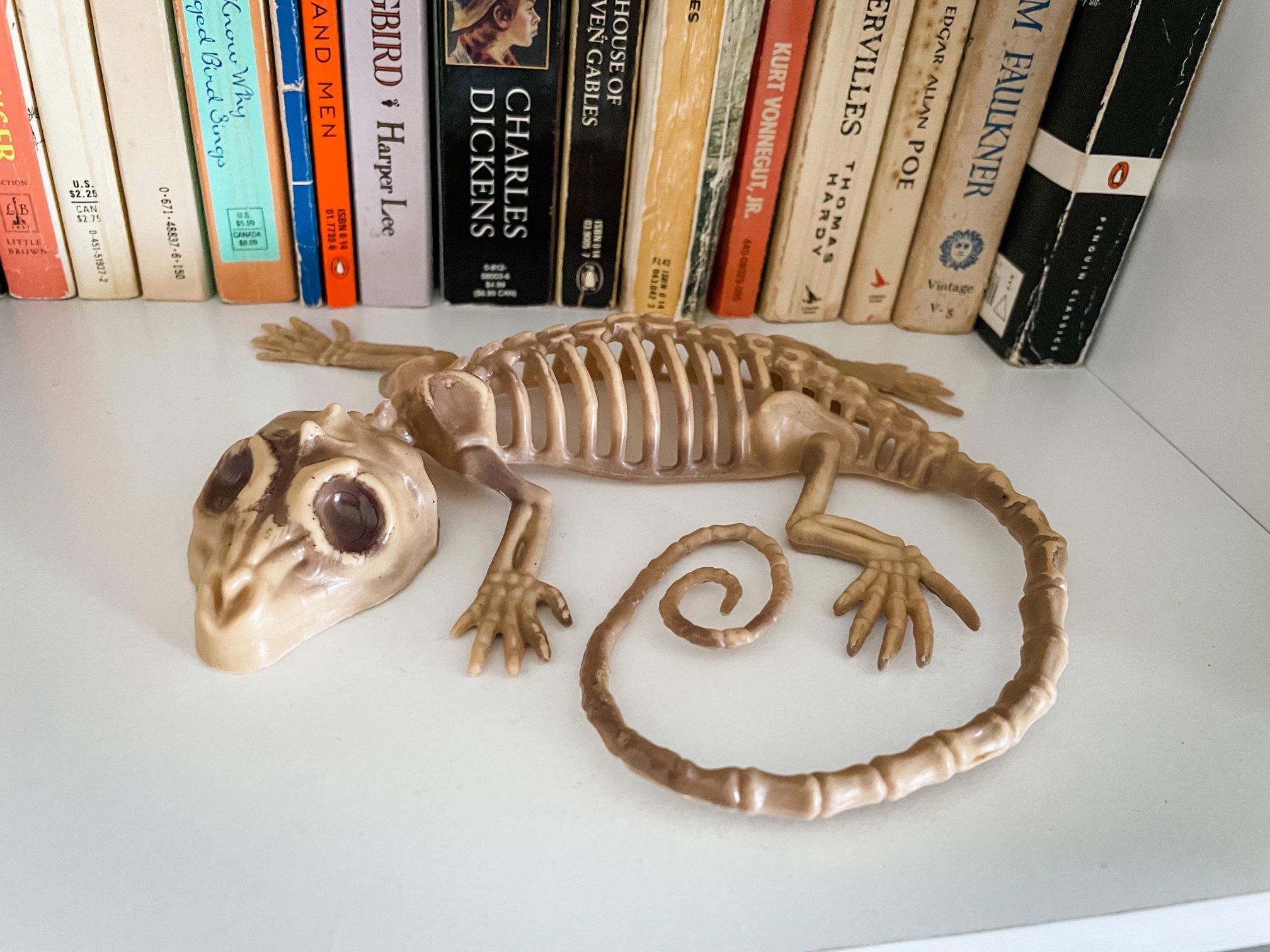 Halloween lizard skeleton figurine decoration