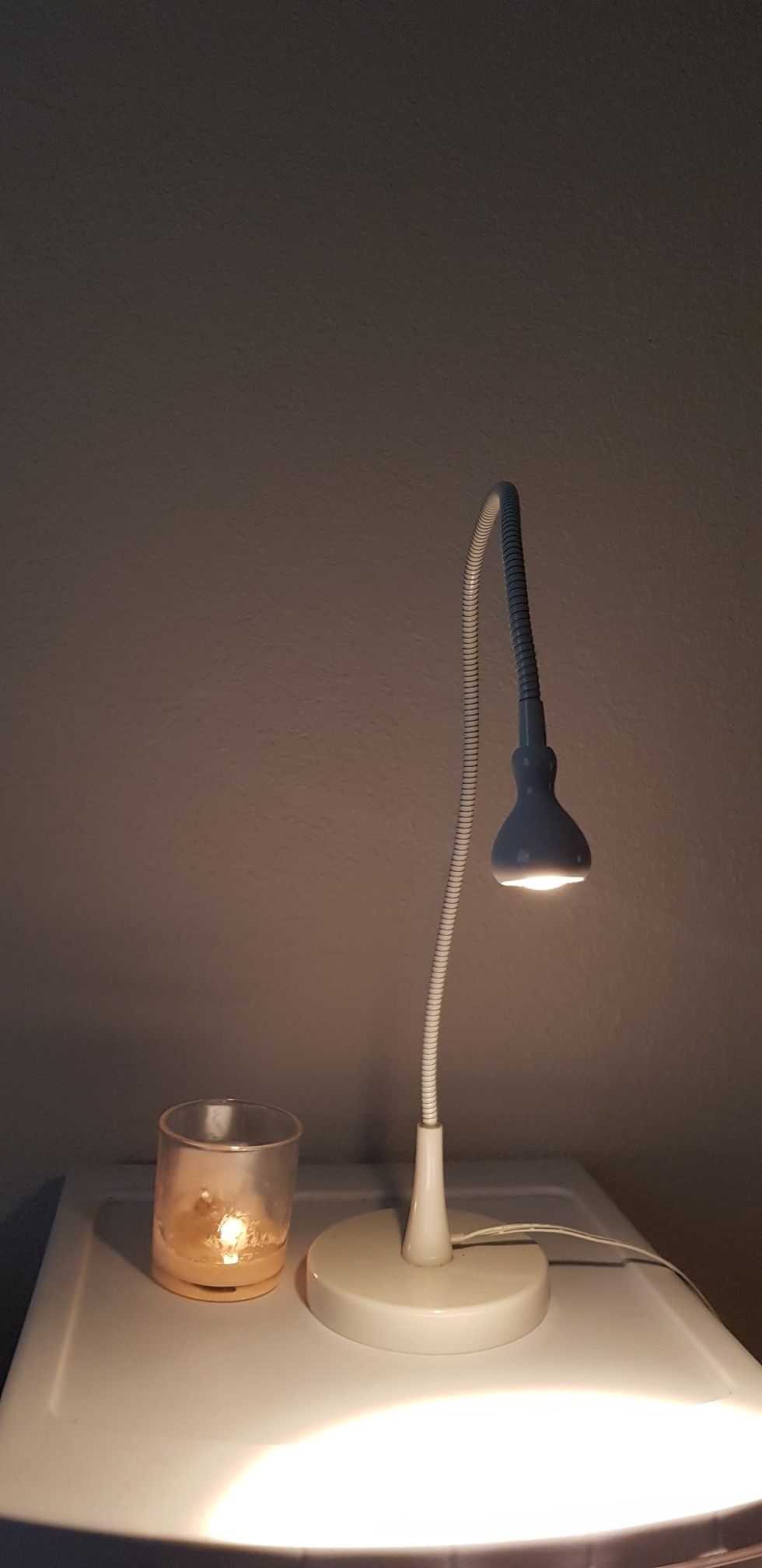 Desk lamp