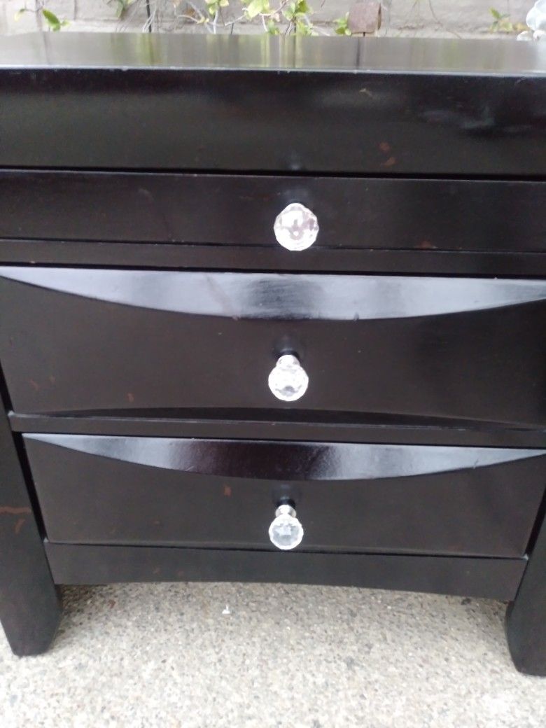 SET OF BLACK NIGHTSTANDS WITH CRYSTAL KNOBS