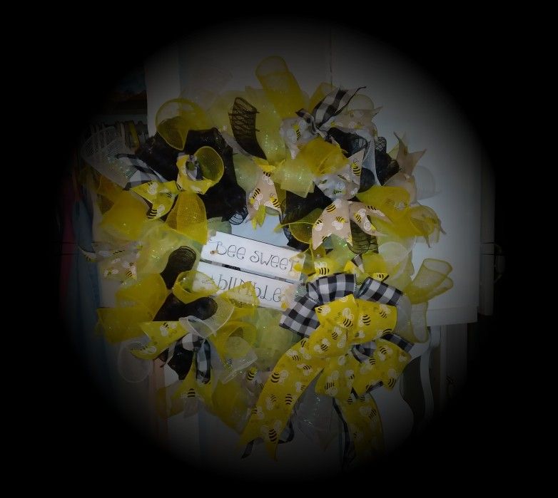 Bee Sweet Wreath