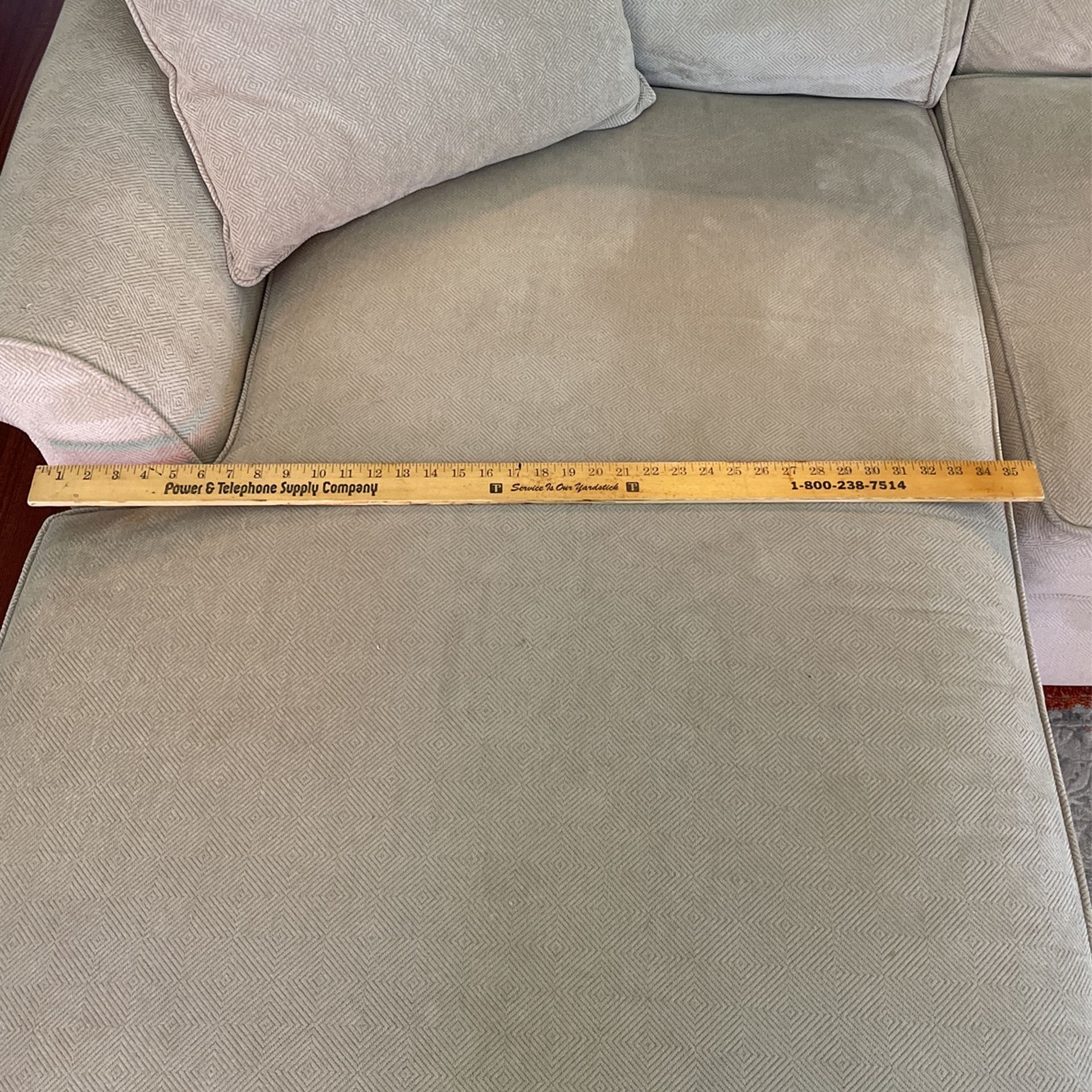 Haverty’s Norfolk Sectional Sofa Linen 3 Piece Used Excellent