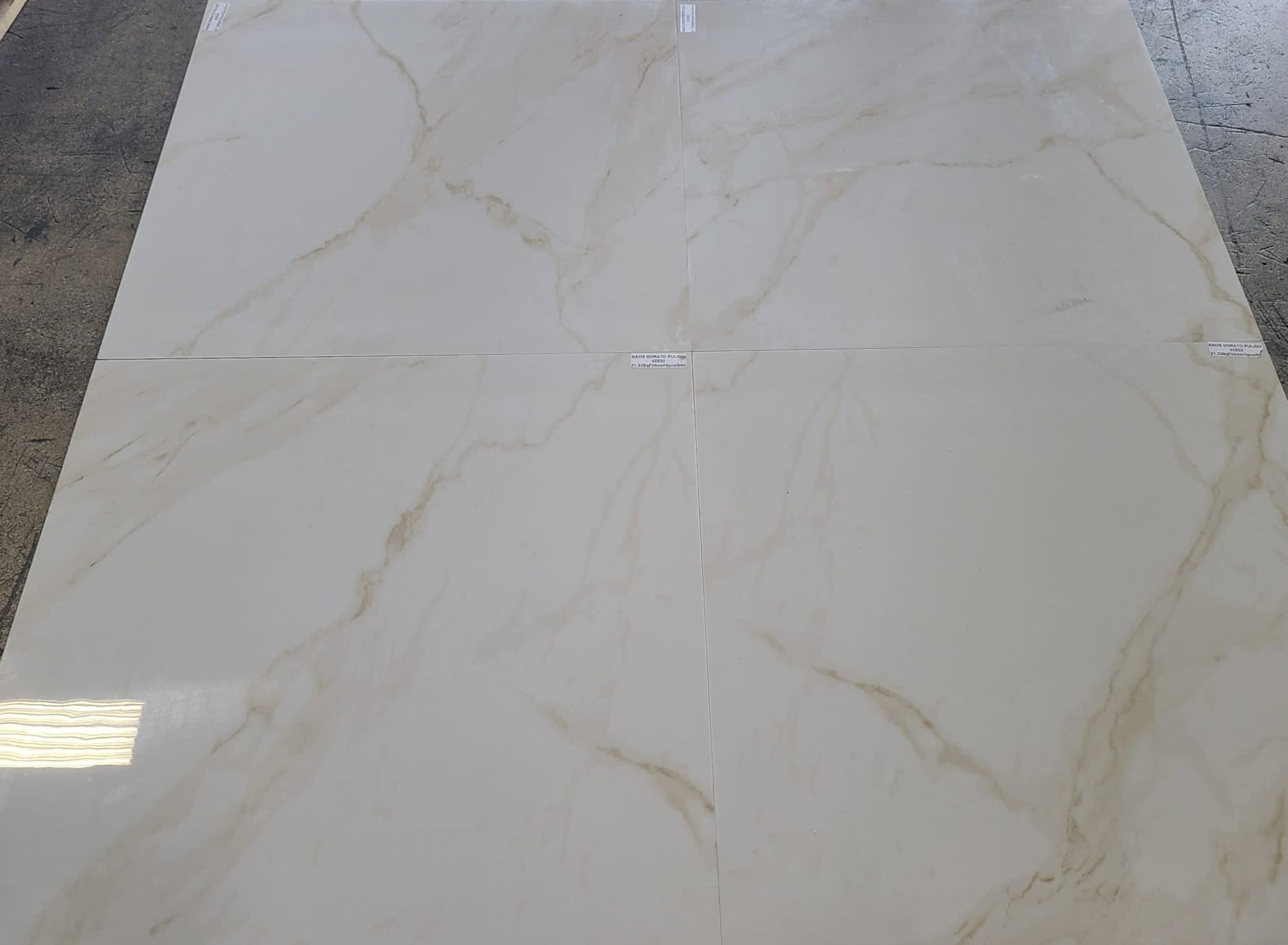Calacatta Gold Polished Dorato (32x32) Porcelain