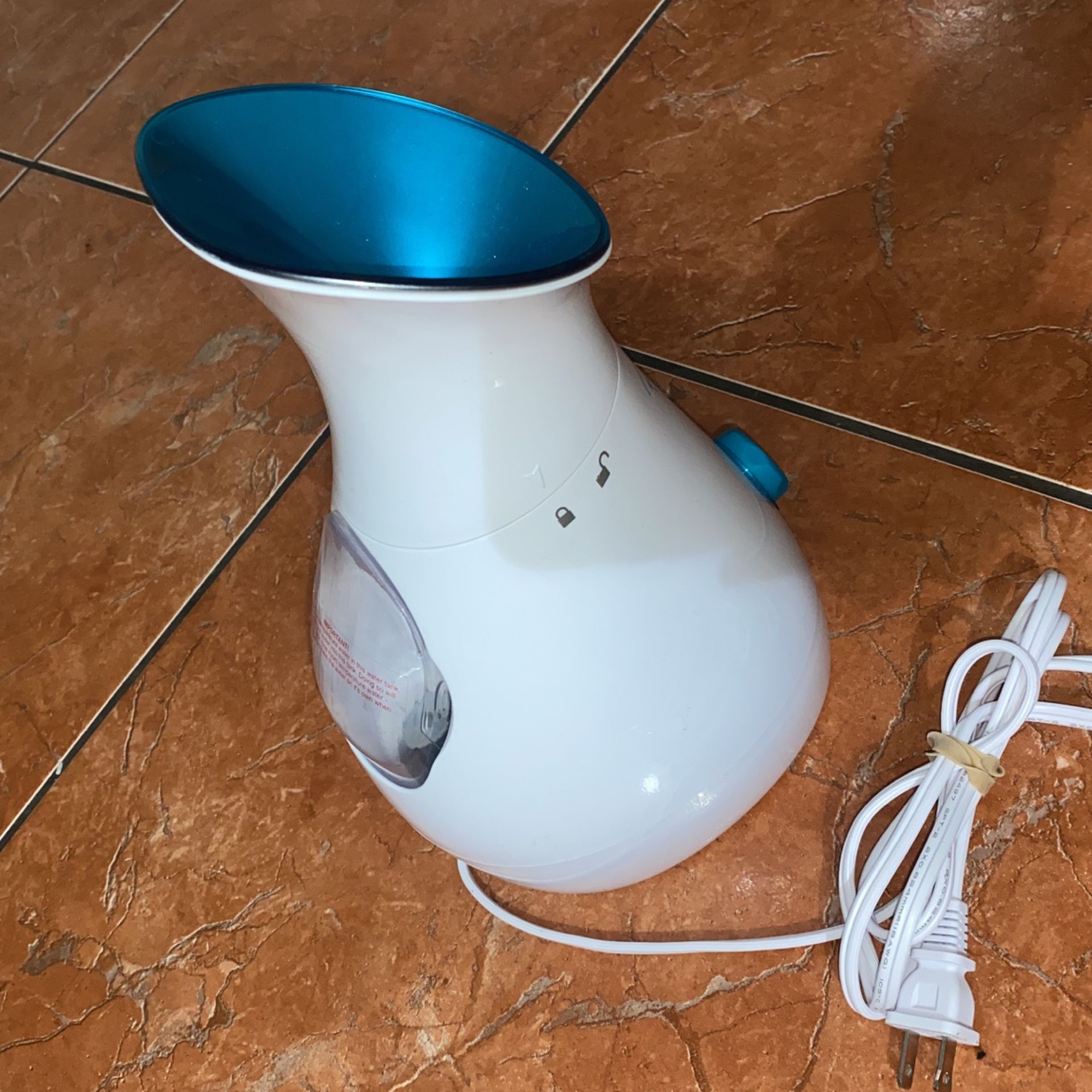 Facial steamer