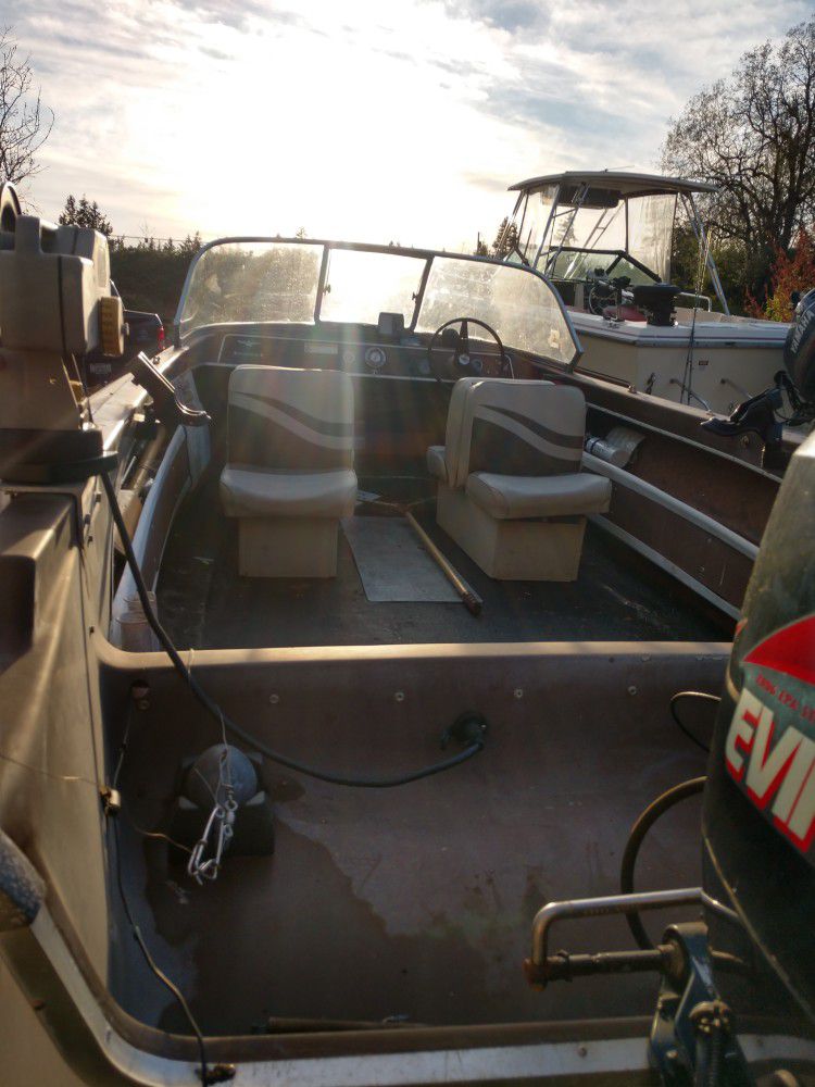 19' Larson Boat And Trailer No Motors