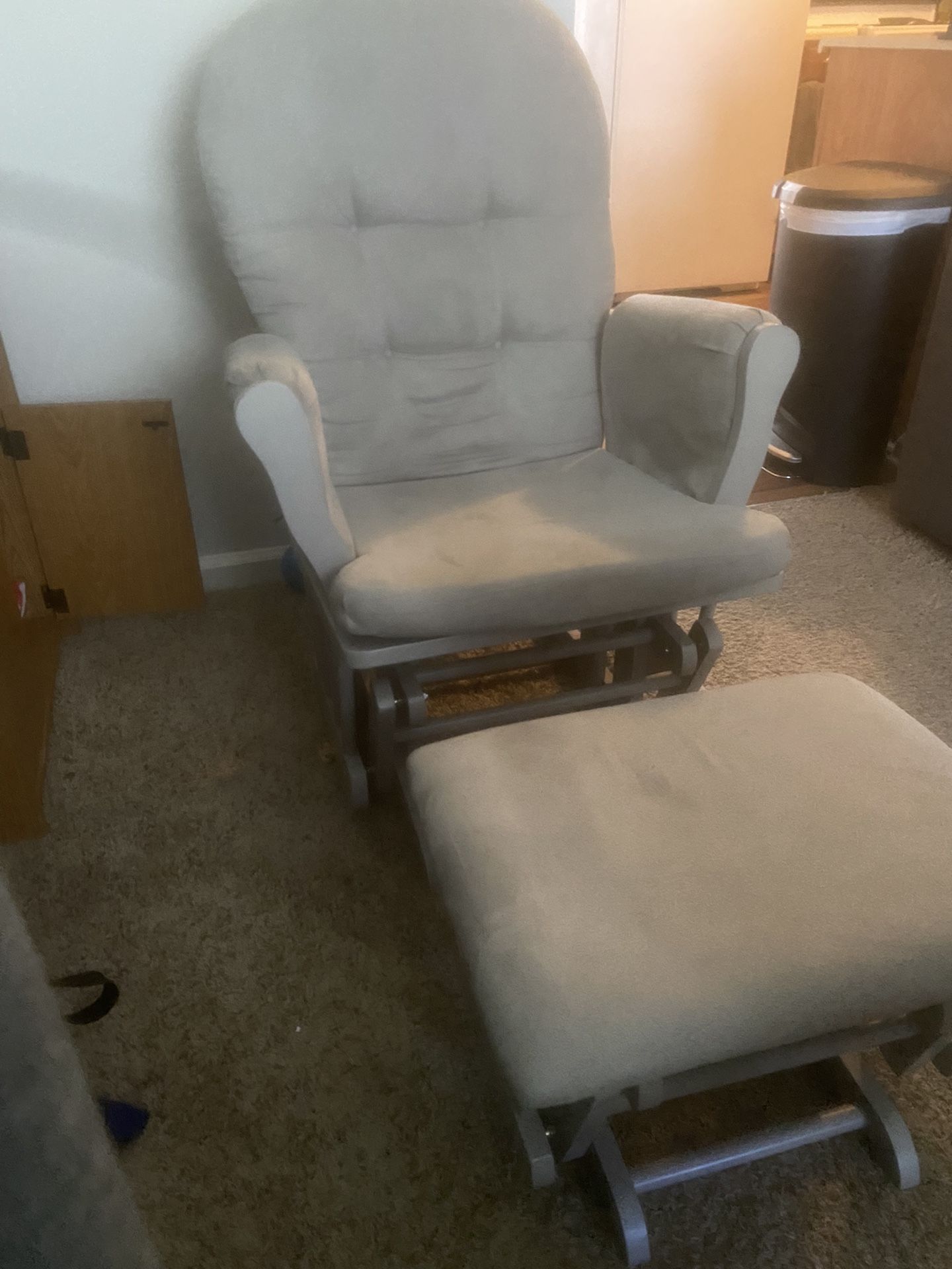 Rocking Chair (new)