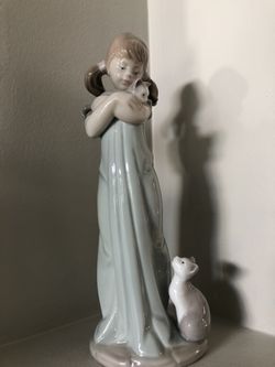 Lladro collectibles Don’t Forget Me Girl with two pigtails and her two kittens Figurine 01005743