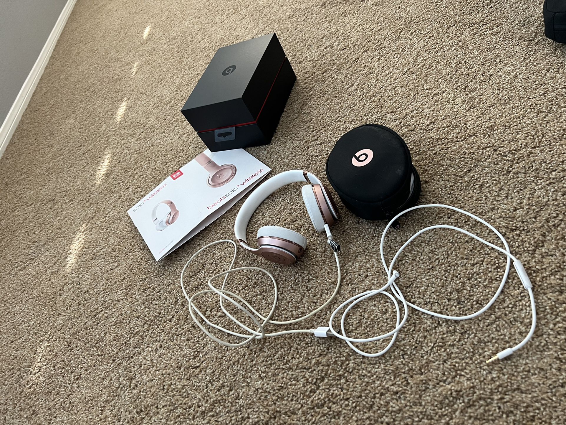 Rose Gold BEATS Solo 3