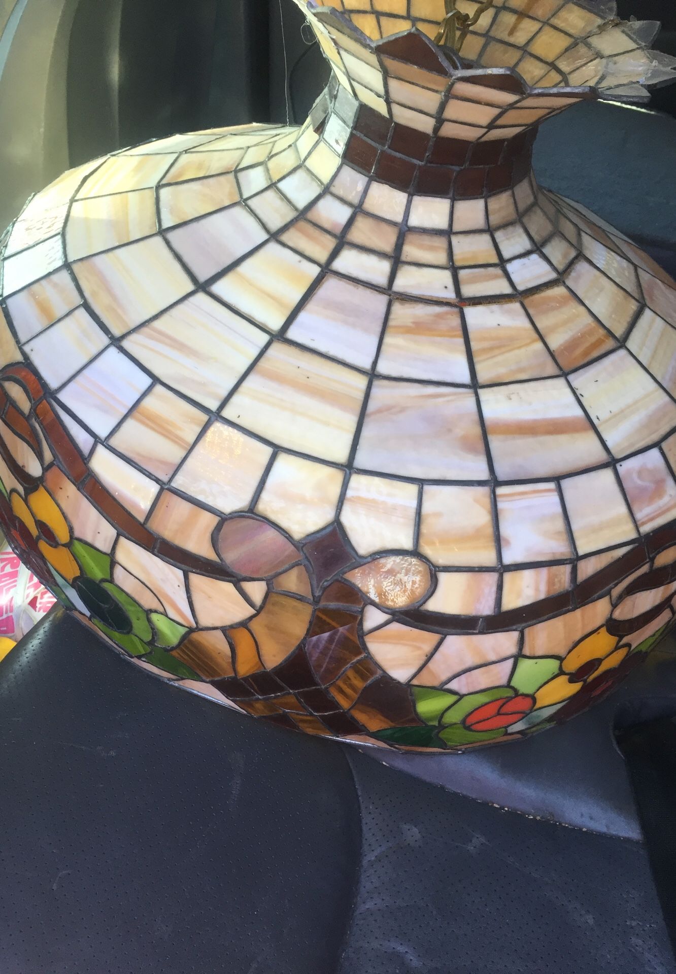 Large Tiffany style overhead hanging. Lamp