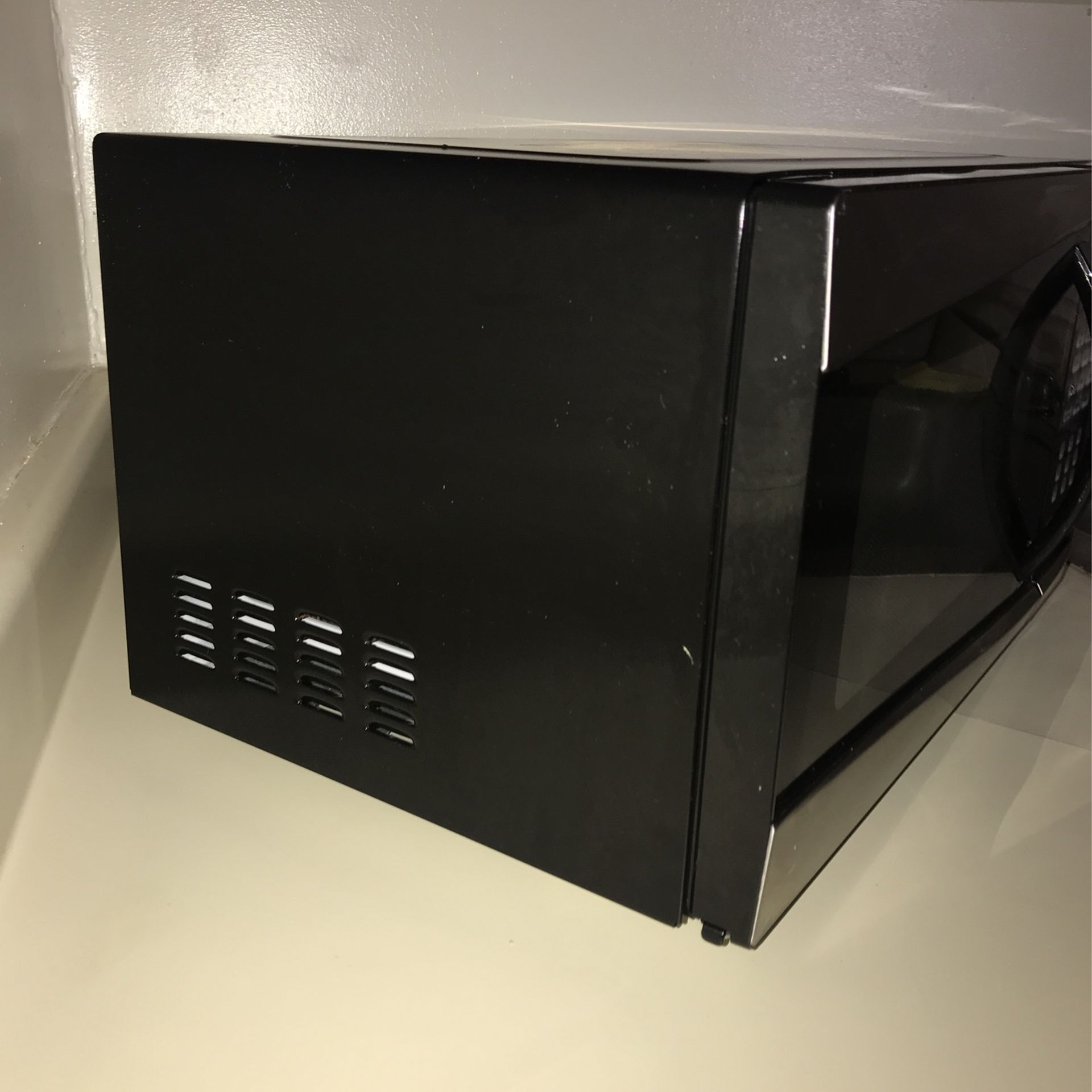 900 WATT MICROWAVE ''HAMILTON BEACH''