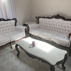 Formal Italian Living Room With Two End Tablesand Coffe Table All Marble  And Carve Thumbnail
