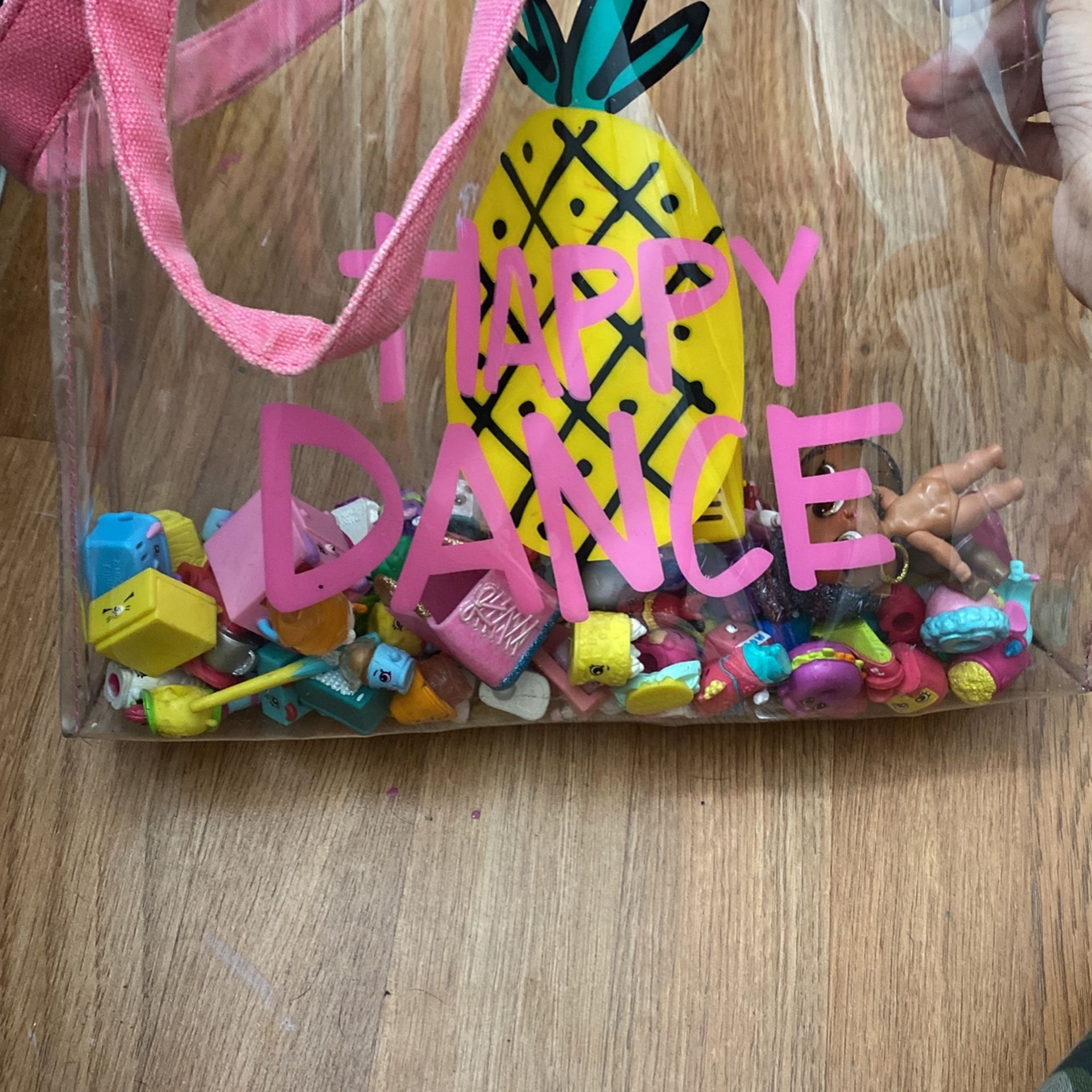 Selling Shop Kins, Lol Dolls With A Lot Of Clothing And It Comes In A Cute Bag