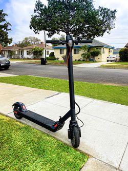 🔥 Long Range Electric Scooter | 21 Miles | 18 MPH Top Speed | BRAND NEW SCOOTERS - PRICE IS FIRM Thumbnail