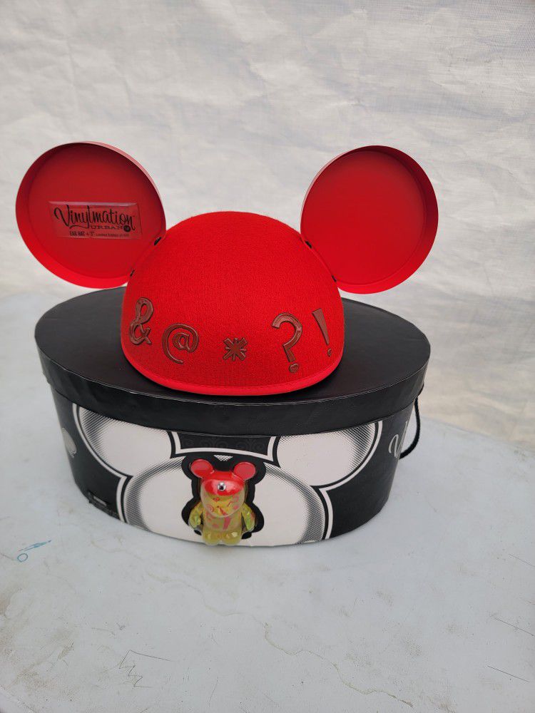 DISNEY EAR HAT COLLECTIBLE 
