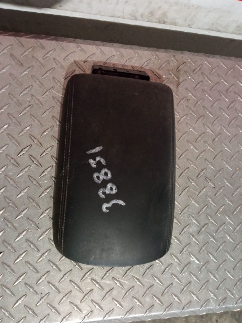 Armrest For 2015 Infiniti Q50 Stock 38831