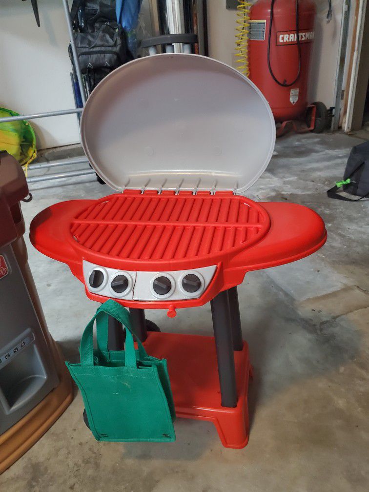 Kitchen & Grill (Kids Play Set Used But Good Conditiin