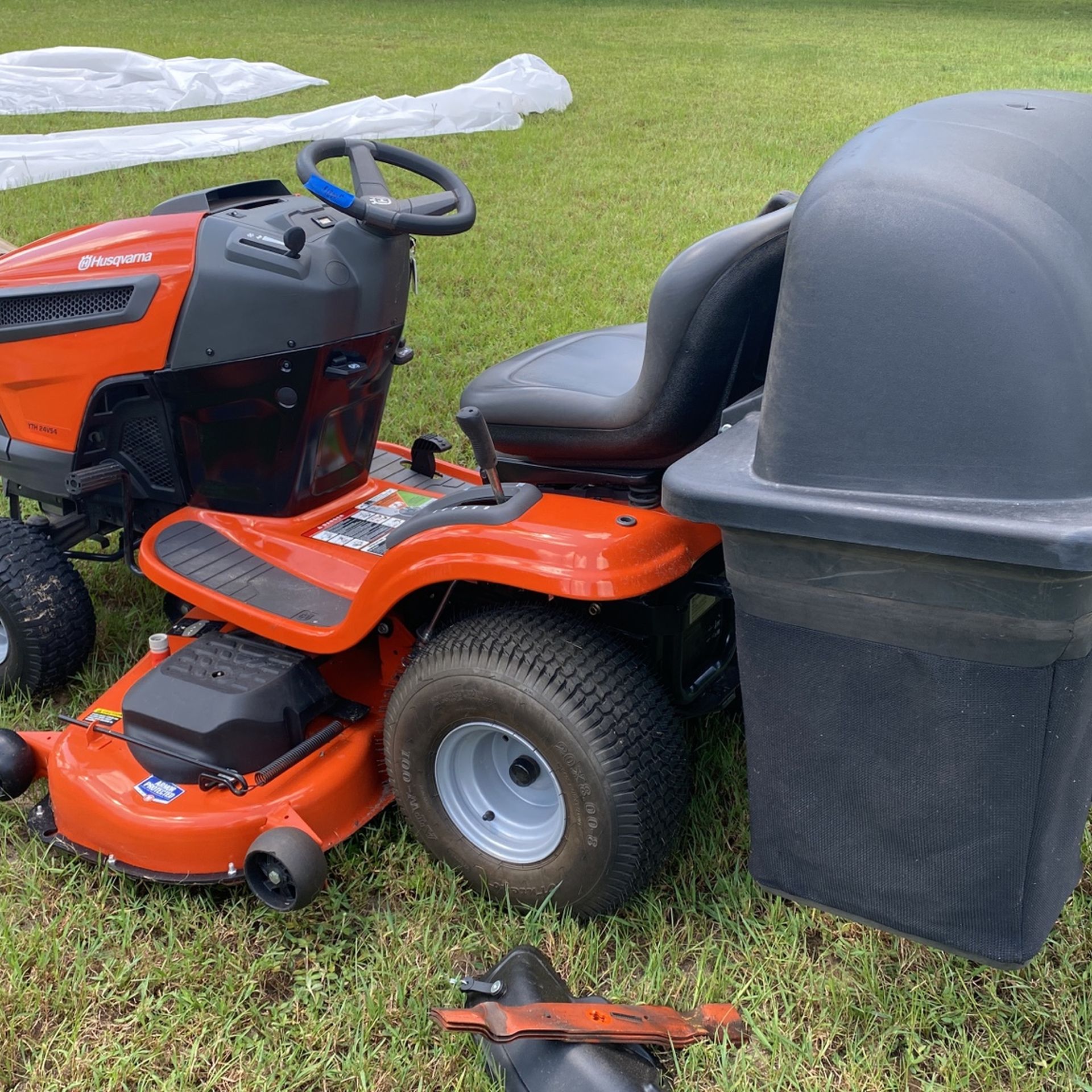 Husqvarna Riding Lawn Mower 54” *LIKE NEW*