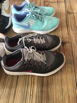 4 Pairs Nikes Sz 5.5Y and 6Y Thumbnail