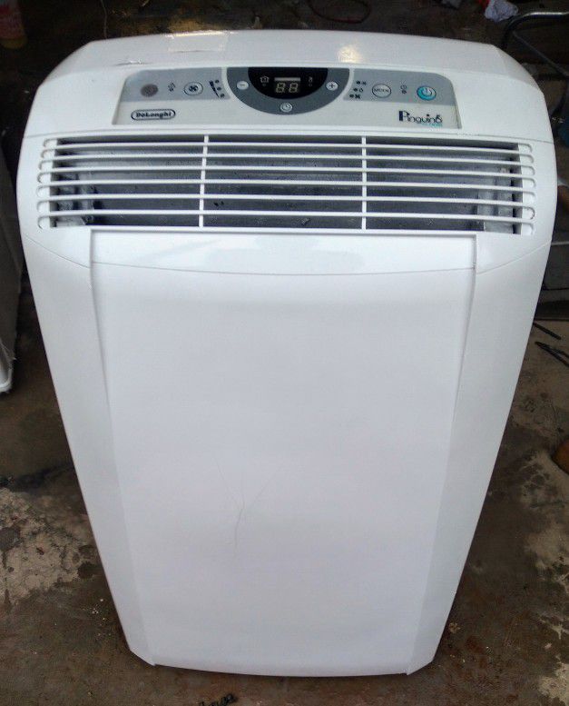 Excellent Condition! Delonghi 12,000 (K) BTU Portable Air Conditioner/Dehumidifier/Fan!
