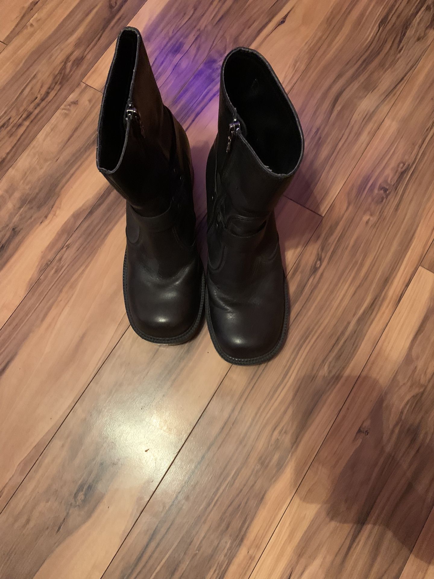 Ladies Size 8 1/2 Harley Davison boots