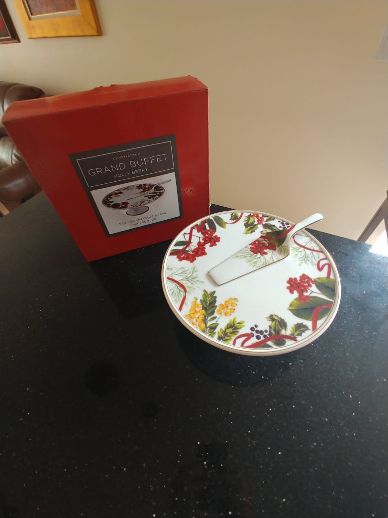 Christmas themed Golded detailed porcelain cake stand with matching cutter.
