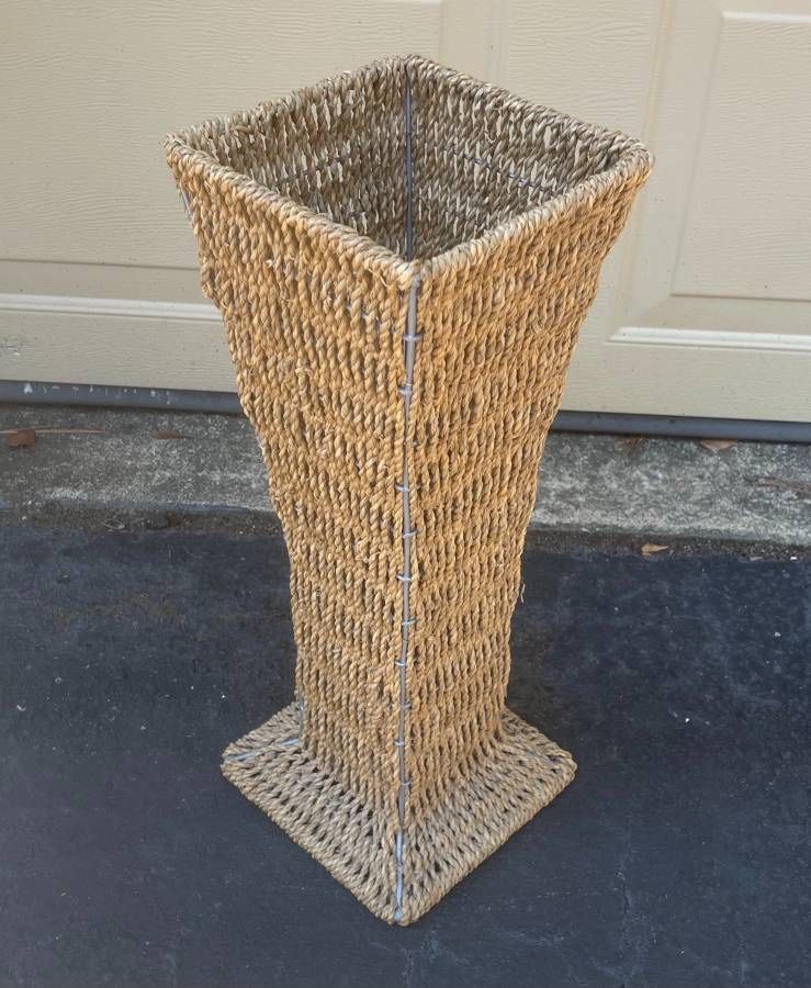 Decorative BoHo Wicker Rattan Floor Standing Flower Vase Planter Pot