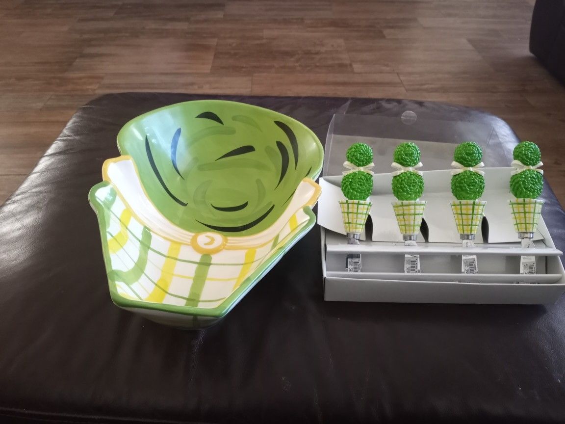 Topiary Salad Bowl And Spreaders