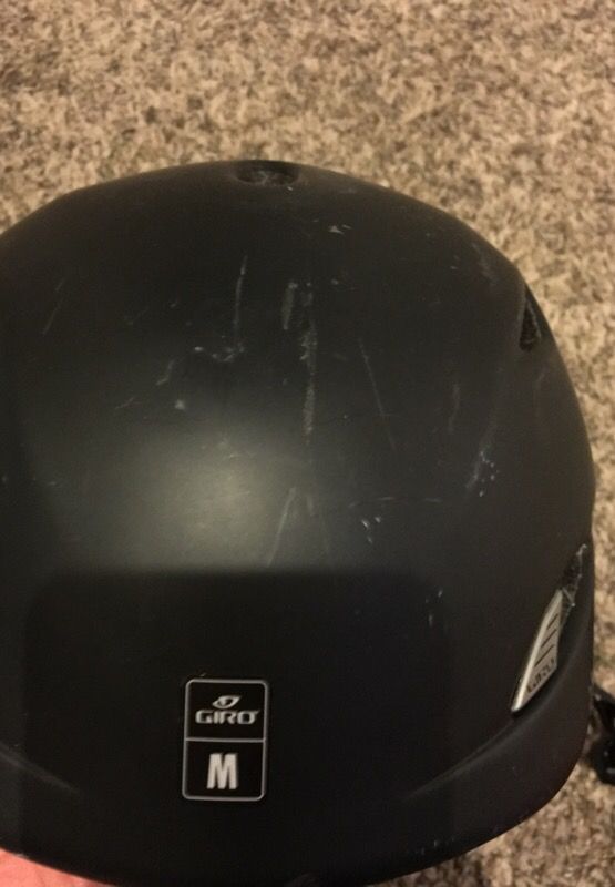 Giro snowboarding helmet size medium