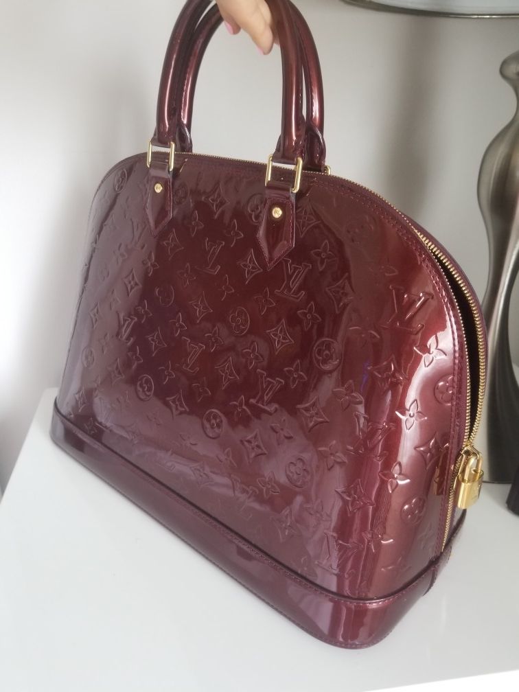 Louis Vuitton GM handbag