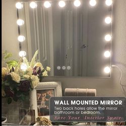 FENCHILIN Vanity Mirror with Lights

 Thumbnail