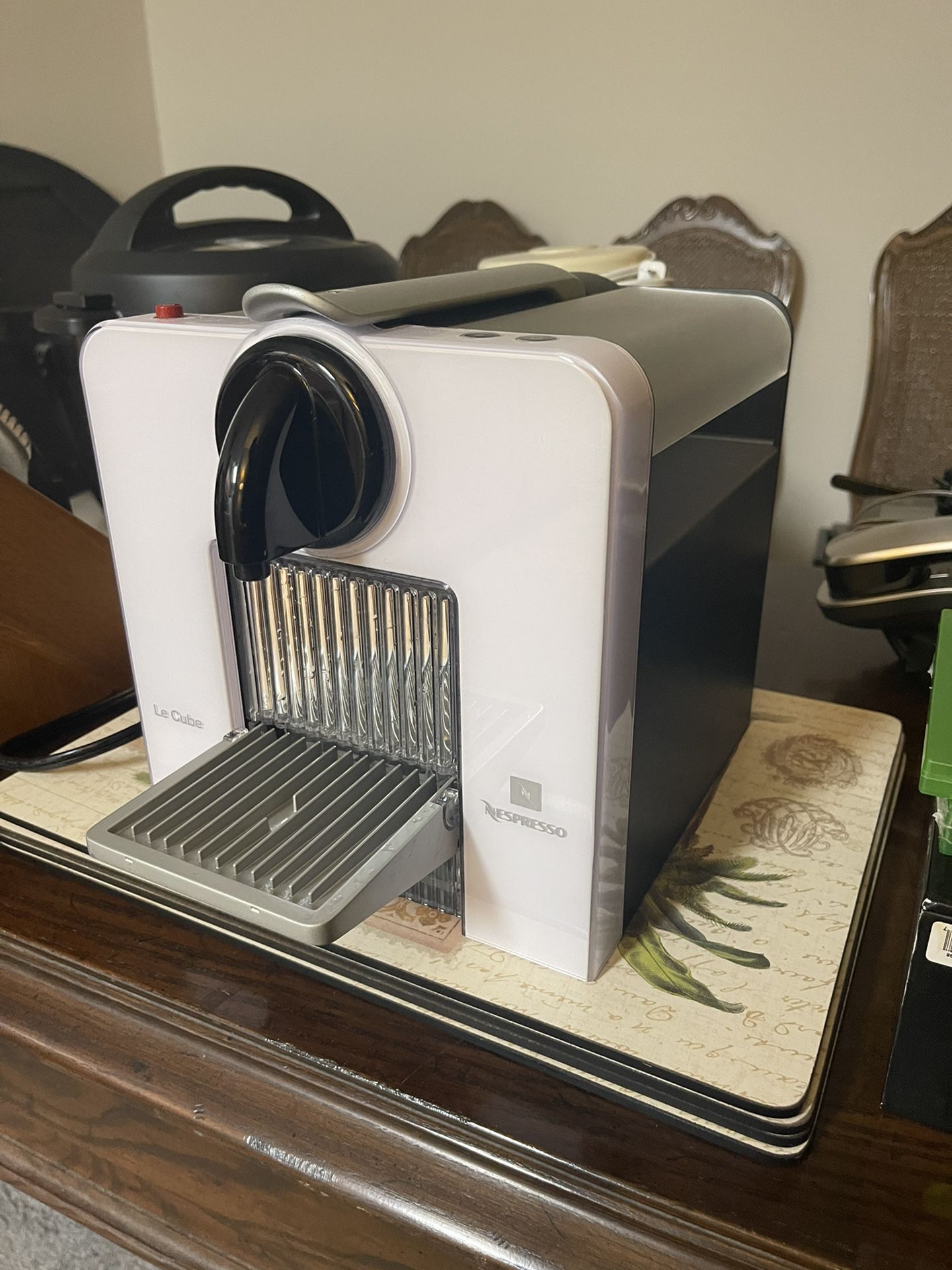 Nespresso Le Cube Espresso Machine 