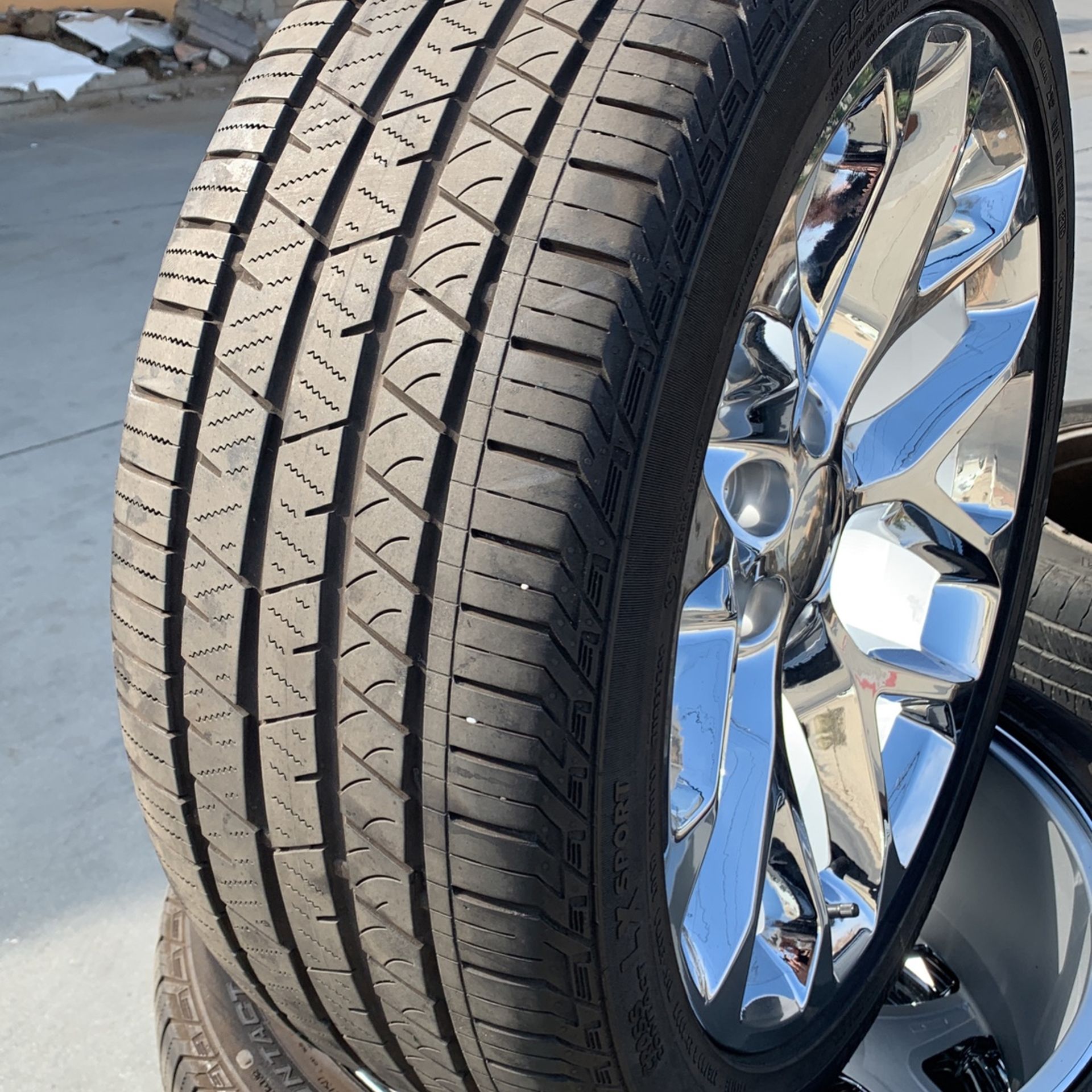 22” Wheels And Tires GMC Or Chevy