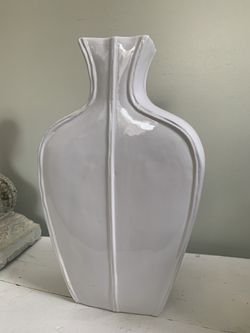 Decorative White Vase  Thumbnail