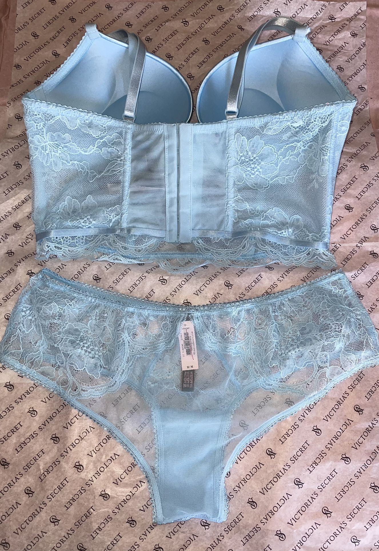 Victoria’s Secret Bra Set ** 36C—M **