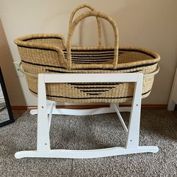 Moses Basket With Stand Thumbnail