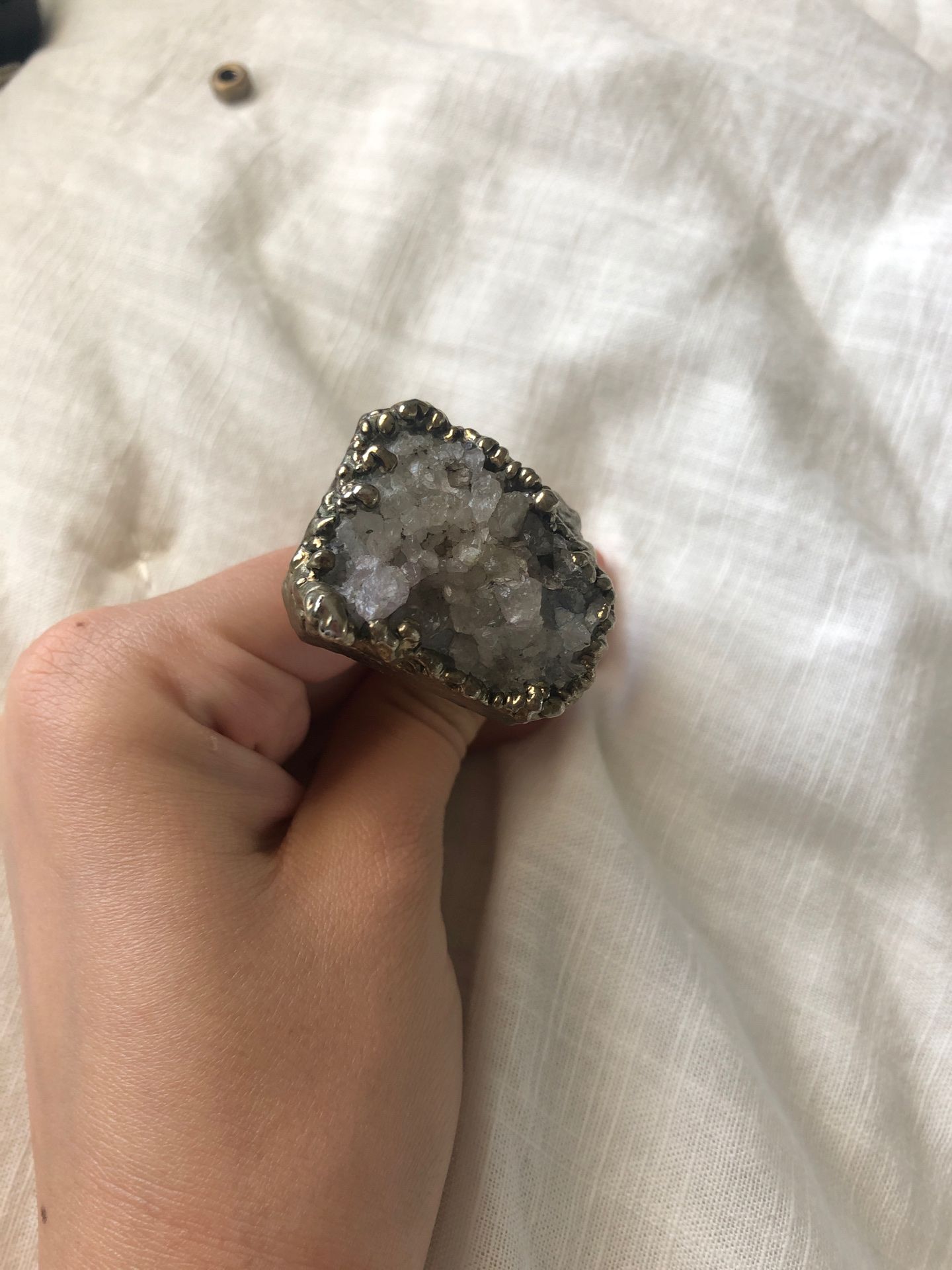 Dresser knob