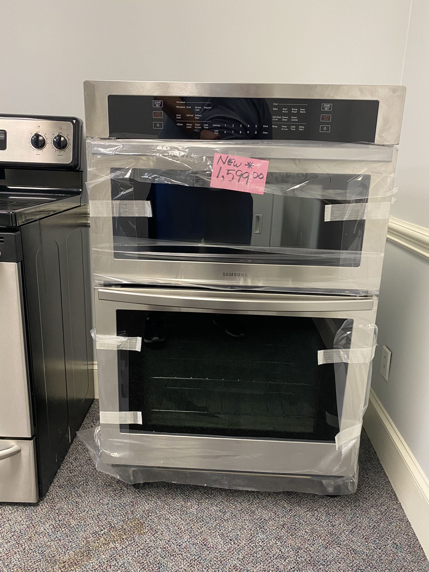 BRAND NEW 30” SAMSUNG SS CONVECTION MICROWAVE/OVEN COMBO WALL UNIT-( retails over $ 3000 ) WARRANTY