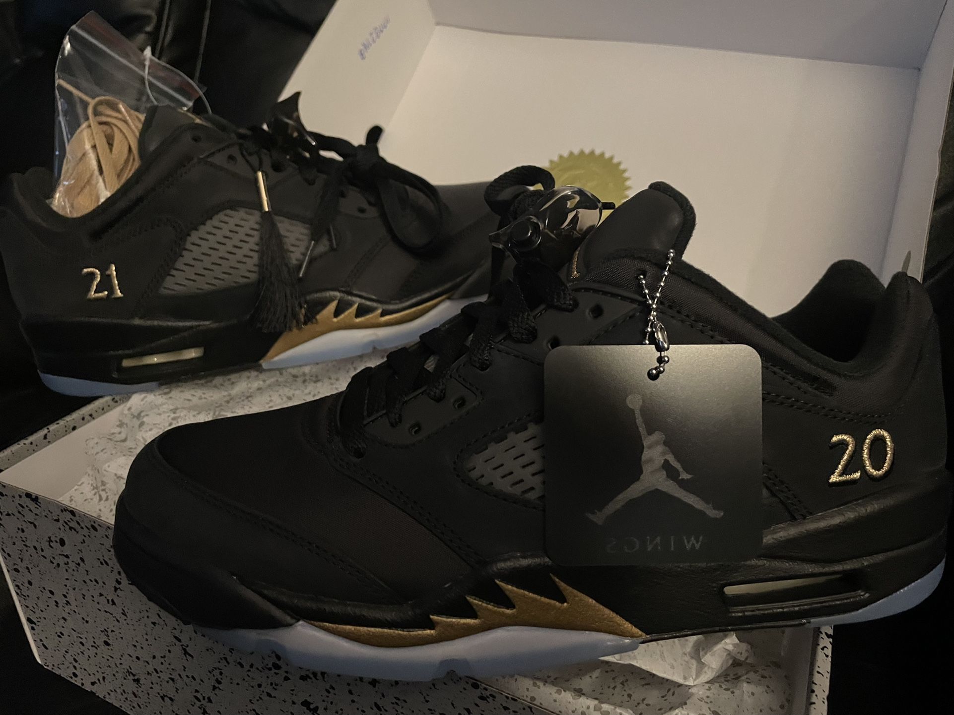 JORDAN 5 Low (Graduation 20/21) Dead stock Size 9