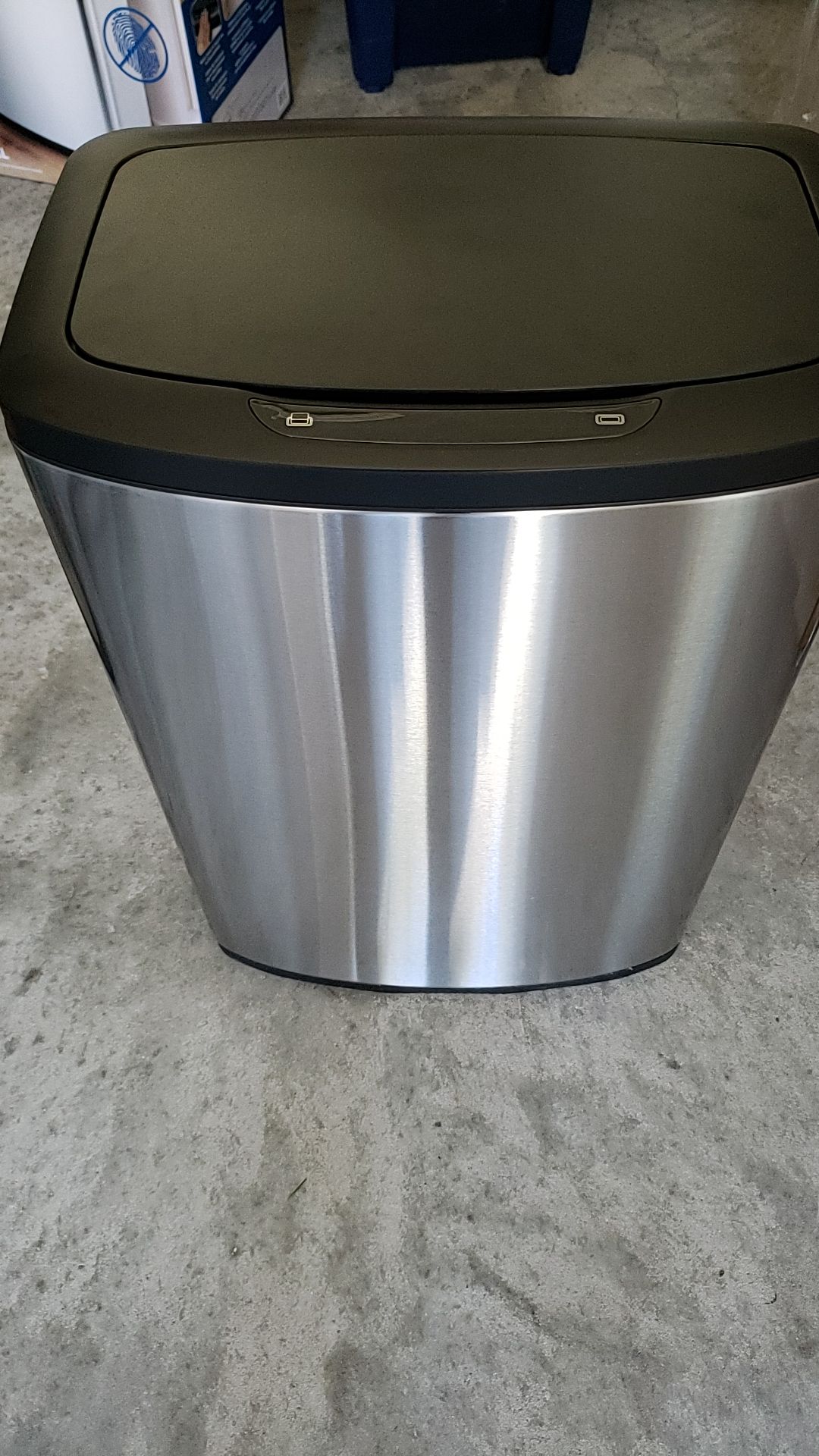 EKO 47L/12.4G Motion Sensor Trash Can for Sale in Saint Cloud, FL OfferUp